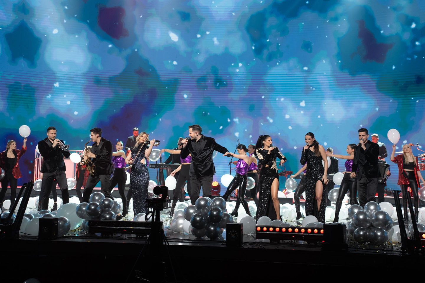 Nova pesma CHEGI BLUZ BEND